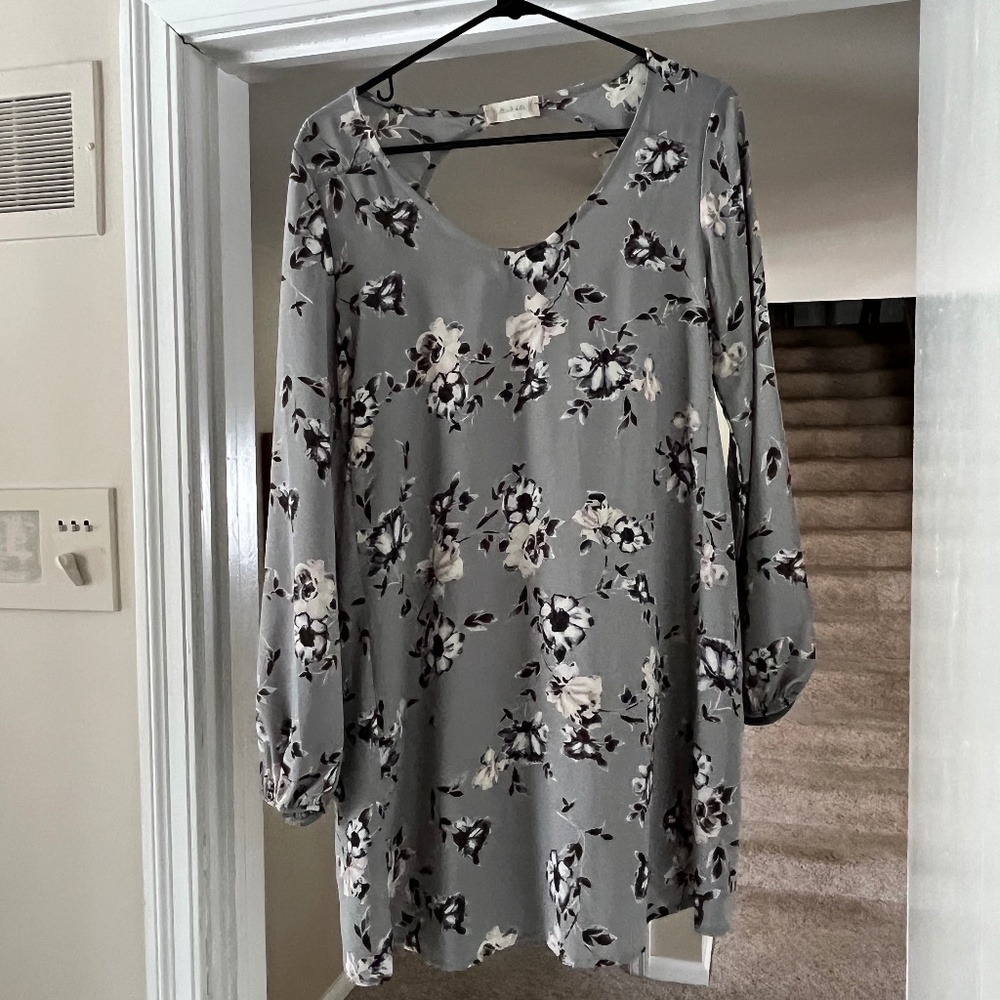 Altard State Womems Gray Floral Dress